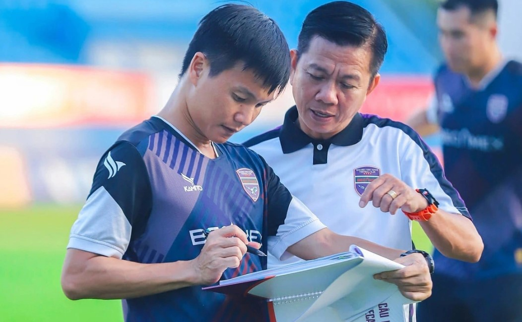 Lửa cháy chân ghế